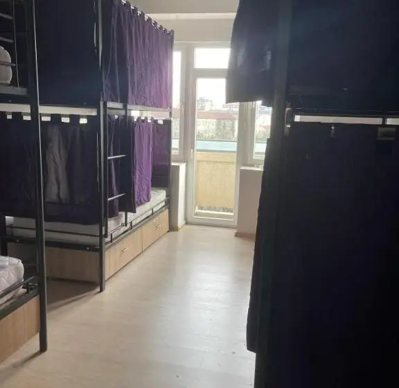 تختخواب در اتاق مشترک, Newborn Comfort Hostel The Biggest Hostel Of Town With Best Location