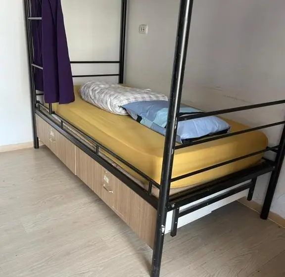تختخواب در اتاق مشترک, Newborn Comfort Hostel The Biggest Hostel Of Town With Best Location