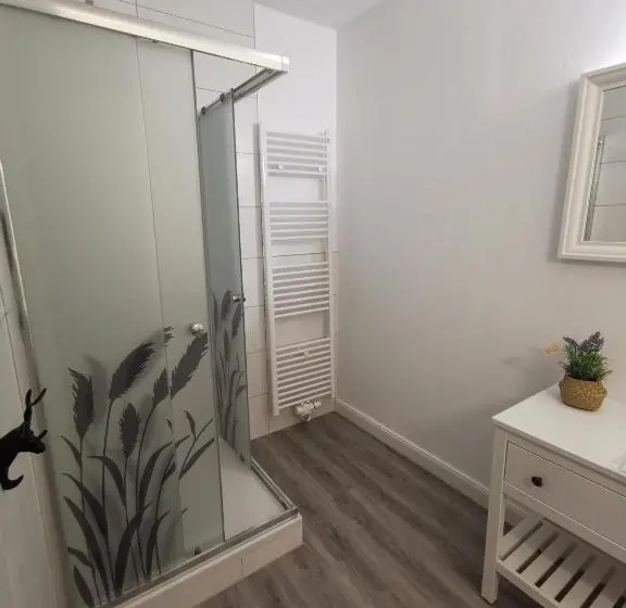 Standard-huone, Airbnb, Moderne, Ruhige Und Helle Doppelzimmer, Nähe Magdeburg, A14 & A2