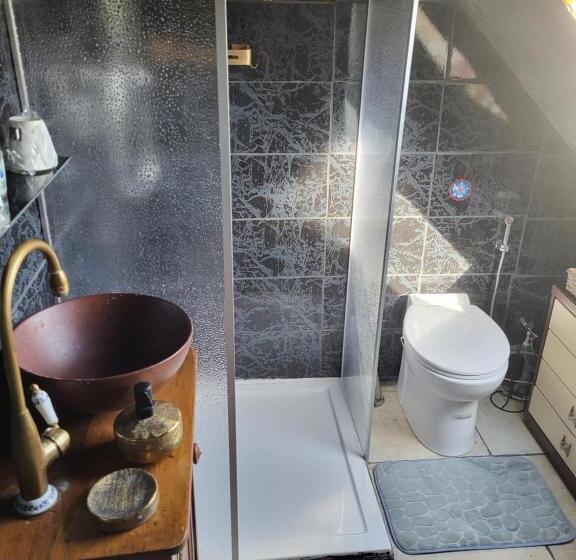 家庭间, Le Vieil Hermitage