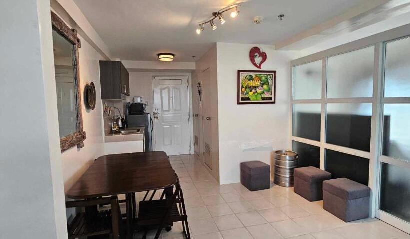 1 Bedroom Penthouse Apartment, Tagaytay Staycation   Kasa Luntian
