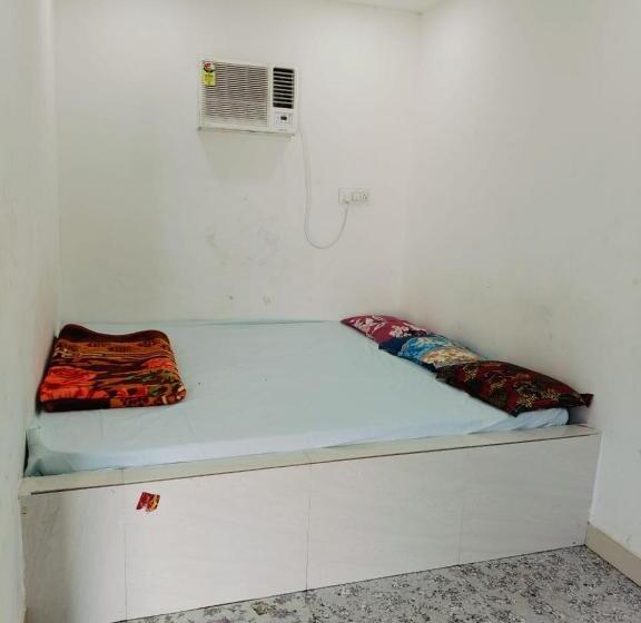 سوییت لوکس, Family Suites By Parinay