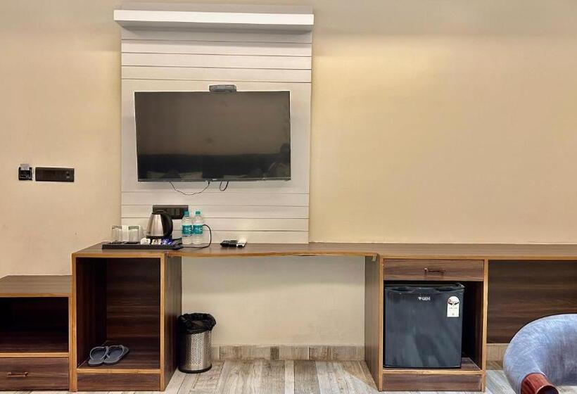 디럭스 룸, Raksha Suites & Banquet Greater Noida