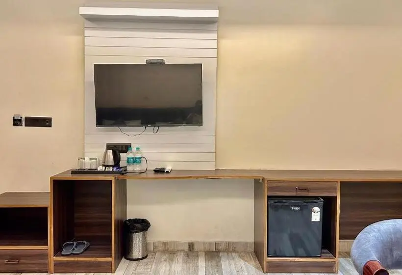 デラックスルーム, Raksha Suites & Banquet Greater Noida