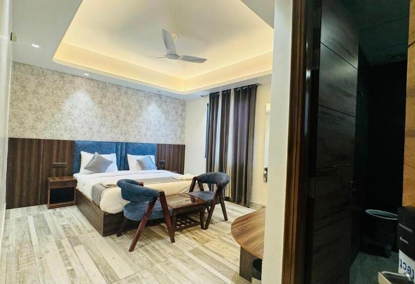 디럭스 룸, Raksha Suites & Banquet Greater Noida
