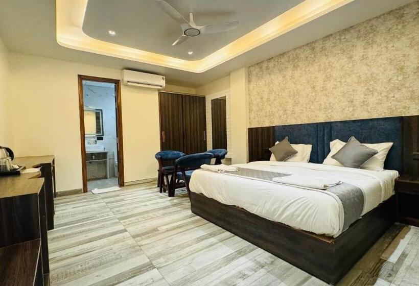 디럭스 룸, Raksha Suites & Banquet Greater Noida