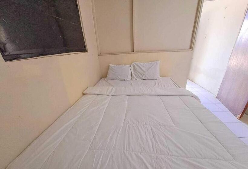 Номер Economy, Spot On 93840 Guest House Amanda Syariah