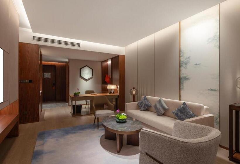 סוויטה דלוקס, Suzhou International Conference