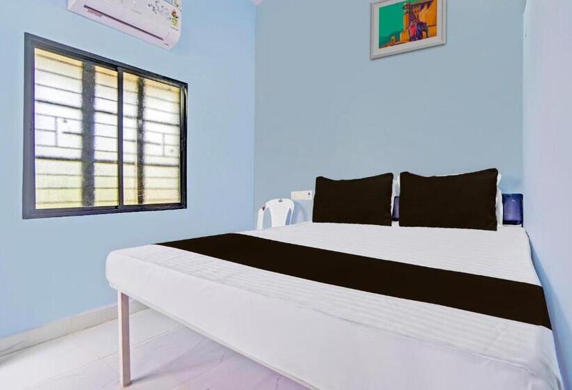 غرفة كلاسيكية ثلاثية, O Arnav Gold