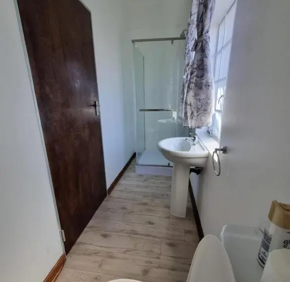 Economy Zimmer, Courageous Self Catering Accommodation