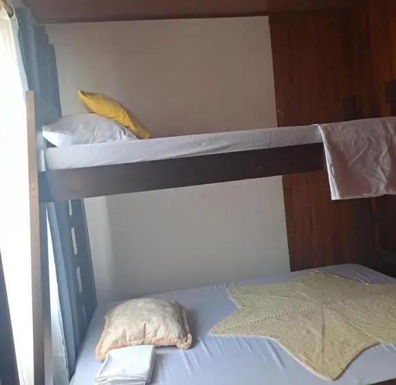 اتاق ساده سه‌ نفره, Hostel Casa Mar