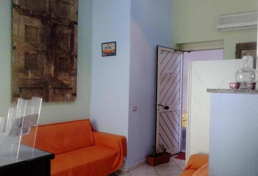 اتاق استاندارد چهار تخته, Room In Bb   Guest House In Acireale