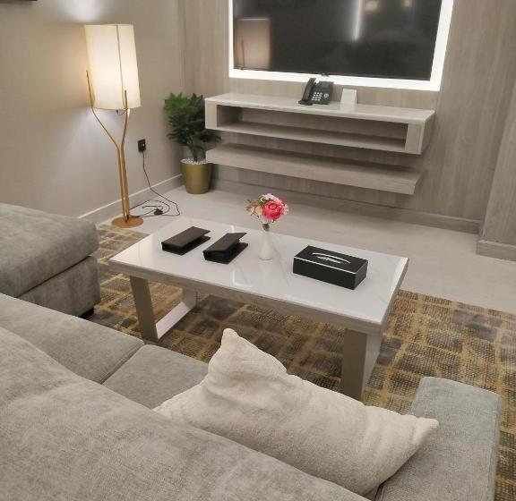 غرفة قياسية, وحدات فندقية خاصة Crown Suite