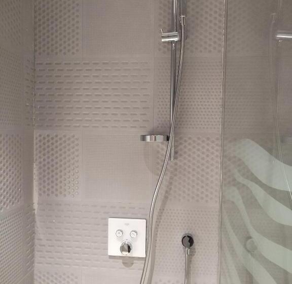 شقة غرفتين, وحدات فندقية خاصة Crown Suite