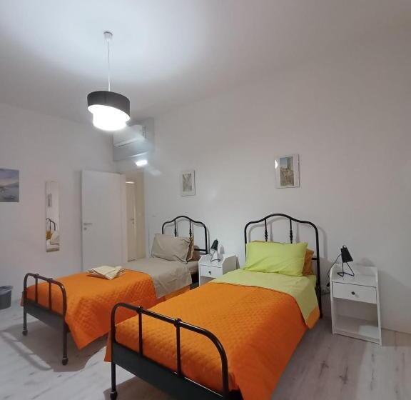 اتاق استاندارد سه نفره, La Dimora Degli Artisti   Bologna