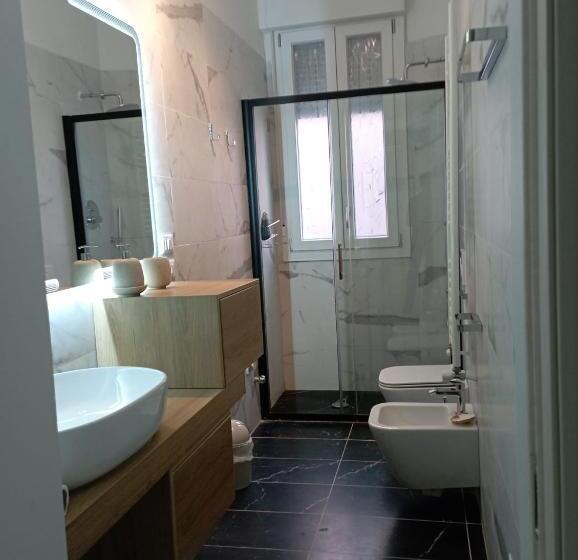 اتاق استاندارد سه نفره, La Dimora Degli Artisti   Bologna