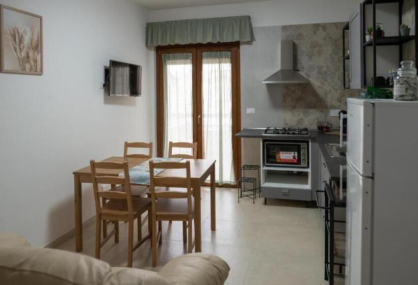 آپارتمان 2 خوابه, Vitti Apartment