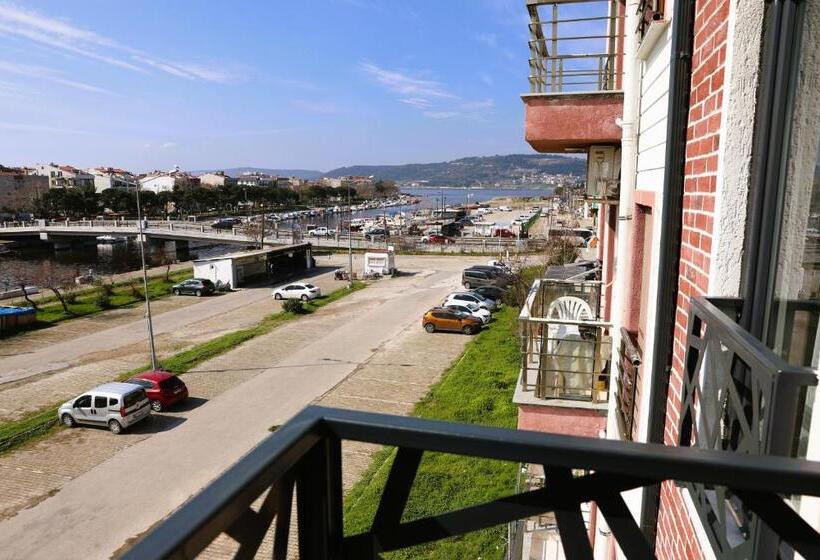 Pokój Czteroosobowy Deluxe, Aybek Ratio