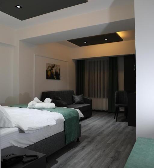 Pokój Standard Trzyosobowy, Aybek Ratio