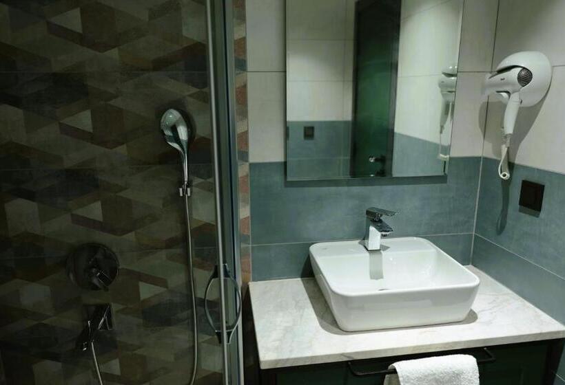 Pokój Standard, Aybek Ratio