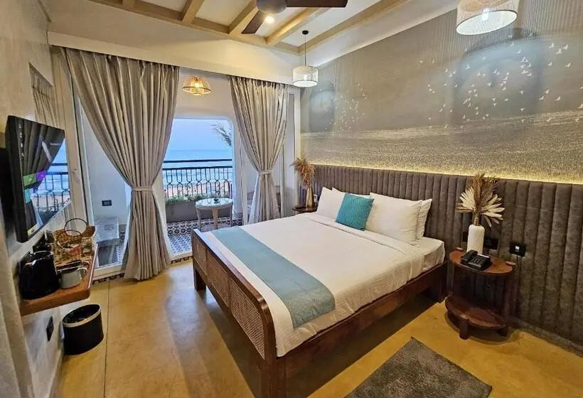 سوییت با چشم‌انداز دریا, Sea Gadabout   Seaside Stays