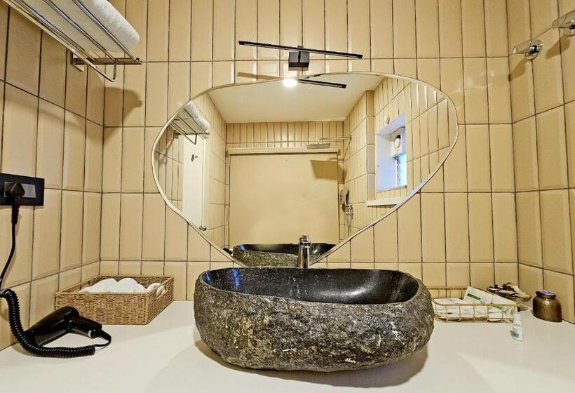 سوییت با چشمانداز دریا, Sea Gadabout Seaside Stays