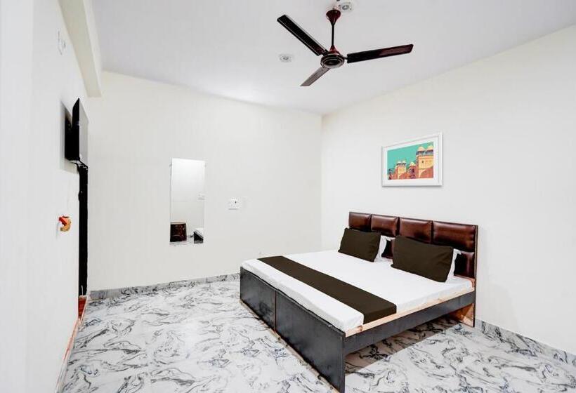 Трехместный Номер Классика, Oyo Hotel S 11