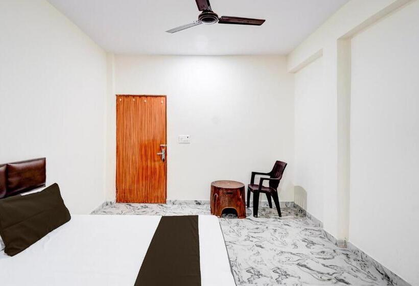 Трехместный Номер Классика, Oyo Hotel S 11