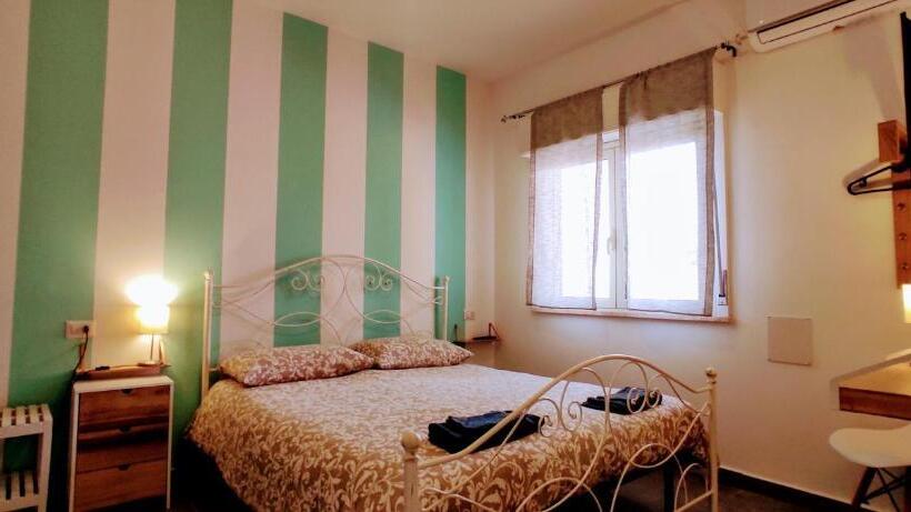 غرفة قياسية رباعية, Ai Laghi Bed&bed