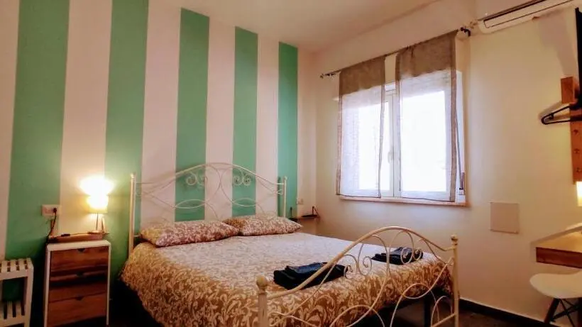 اتاق استاندارد چهار تخته, Ai Laghi Bed&bed