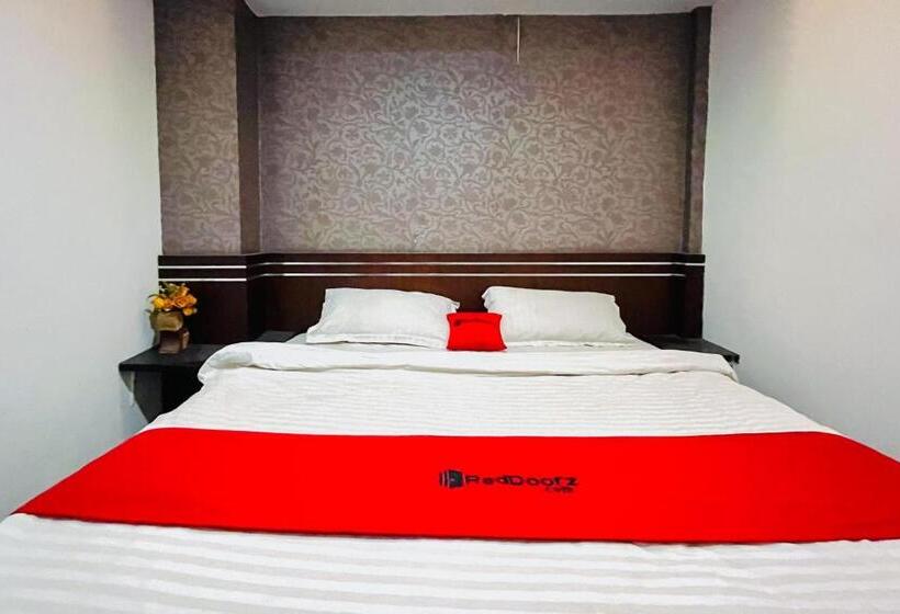 Номер Deluxe, Reddoorz @ Best Hotel Jalan Dr. Sutomo Siantar