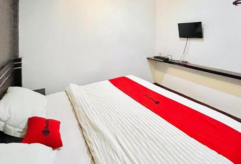 Номер Deluxe, Reddoorz @ Best Hotel Jalan Dr. Sutomo Siantar