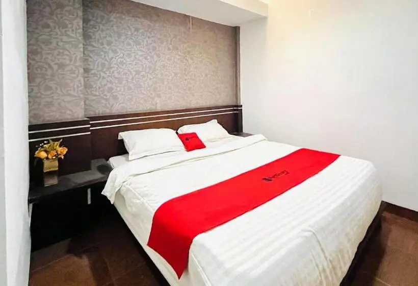 キングサイズベッドのスーペリアルーム, Reddoorz @ Best Hotel Jalan Dr. Sutomo Siantar