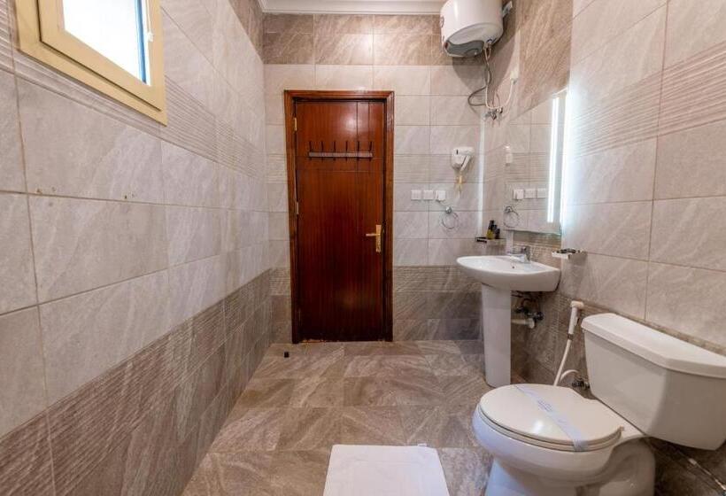 غرفة عائلية مطلّة علي البحر, منتجع الوفاء درة العروس للعائلات فقط