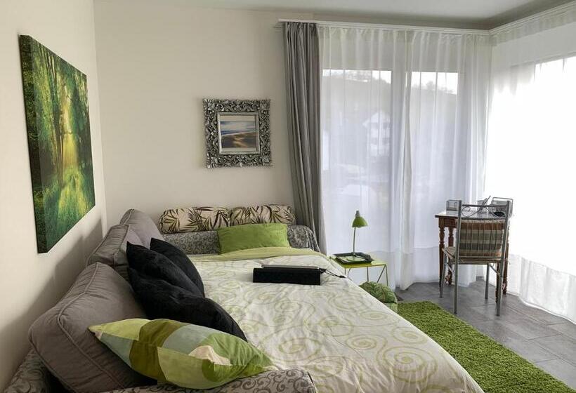 חדר סטנדרט נוף לבריכה, Chez Svanette B&b Villa Sonnglück