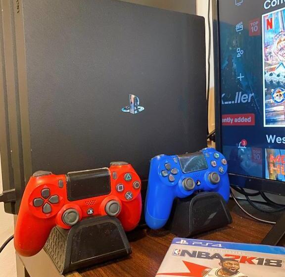 آپارتمان 1 خوابه, Console And Chill