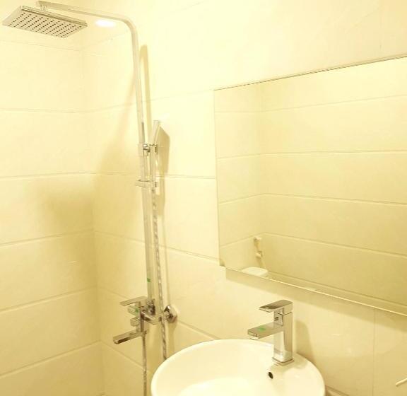 اتاق استاندارد سه نفره, Hoàng Hải 2