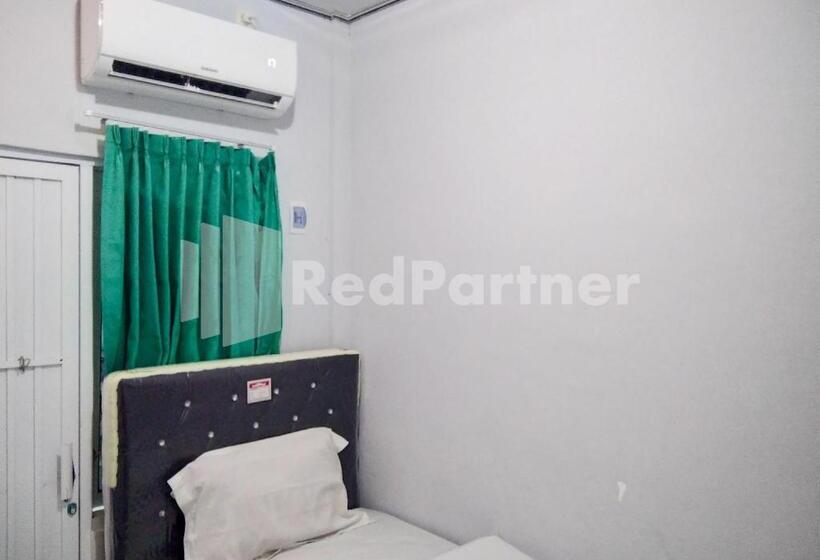 Номер Стандарт Индивидуальный, Lh101 Guest House Syariah Near Makam Sunan Bonang Redpartner
