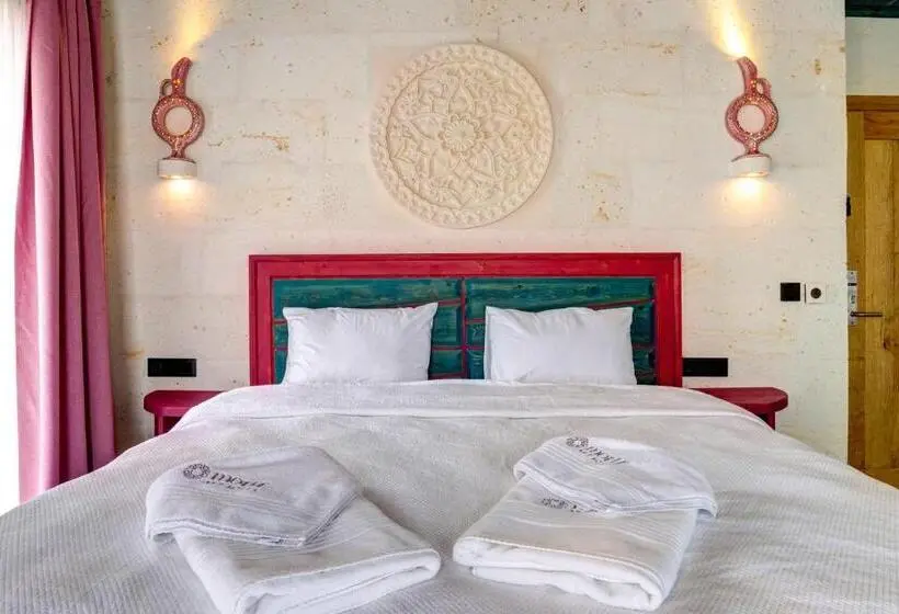 سوییت جونیور با بالکن, Motif Art Cappadocia