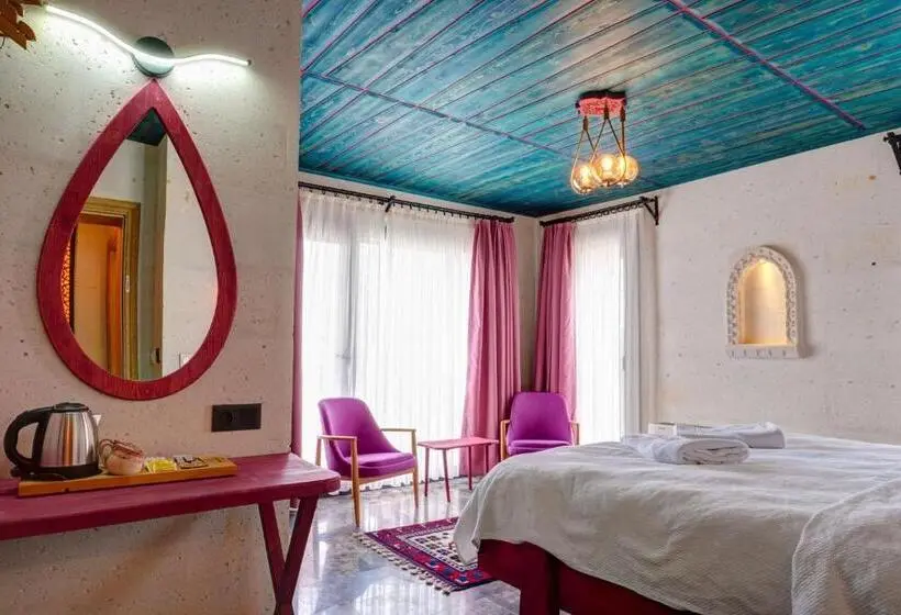 سوییت جونیور با بالکن, Motif Art Cappadocia
