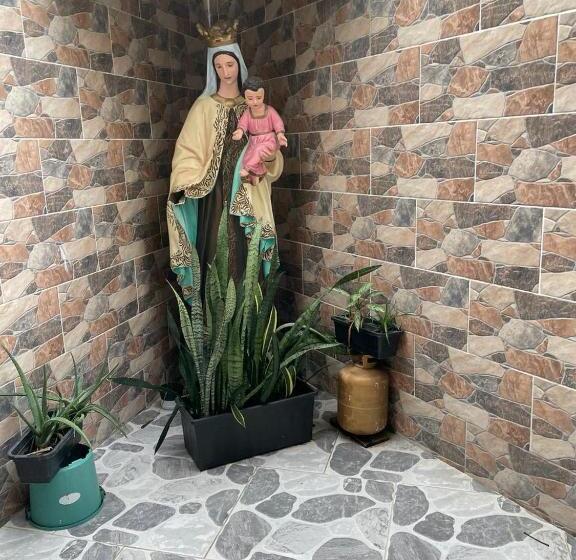 غرفة قياسية رباعية, Palma Roja