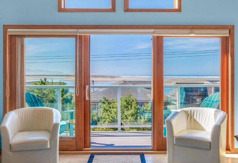 Дом 2 Спальни, Shoreline Solace: Ocean View Townhouse Tillamook