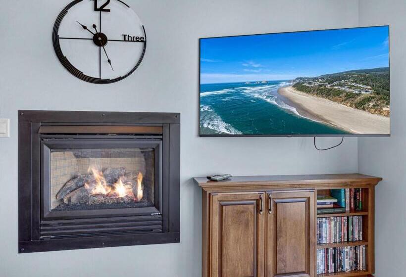Дом 2 Спальни, Shoreline Solace: Ocean View Townhouse Tillamook
