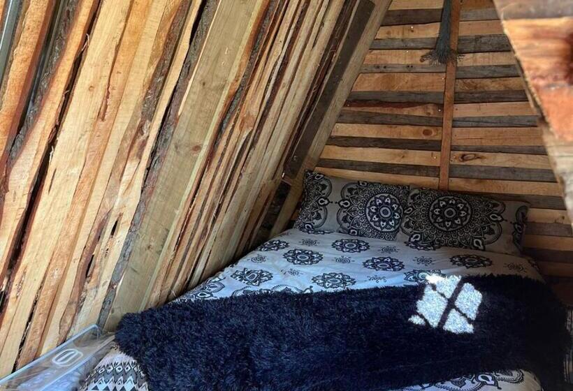 غرفة قياسية مزوَّدة بشُرفة, Merrily Down The Stream B&b