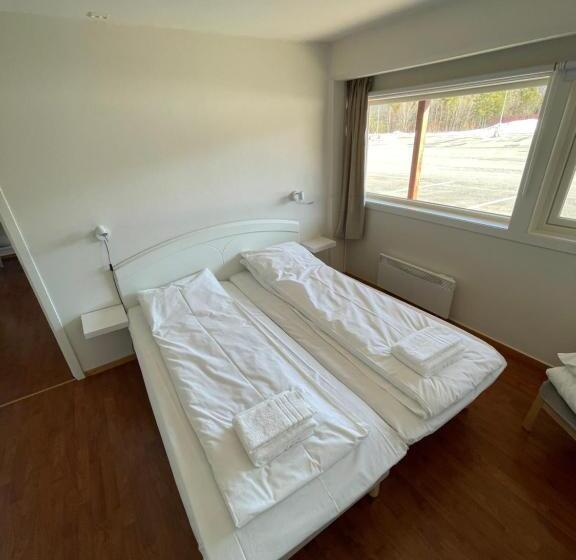 חדר משפחתי, Oppdalsporten Motell