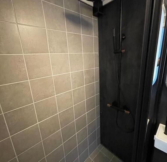 غرفة عائلية, Oppdalsporten Motell