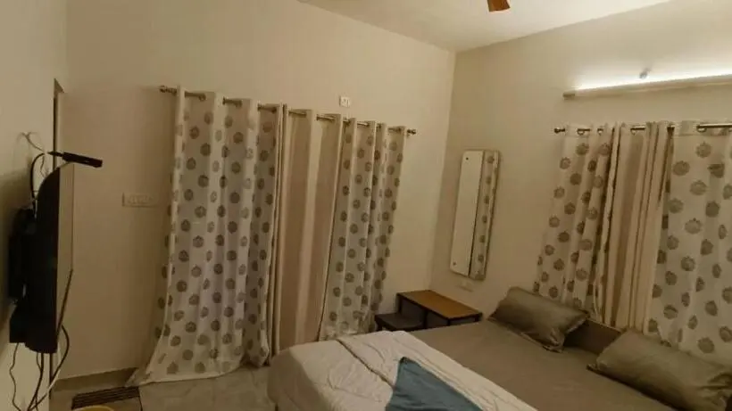 バルコニー付きスタンダードルーム, Prs Creek Side Home Stay Villa