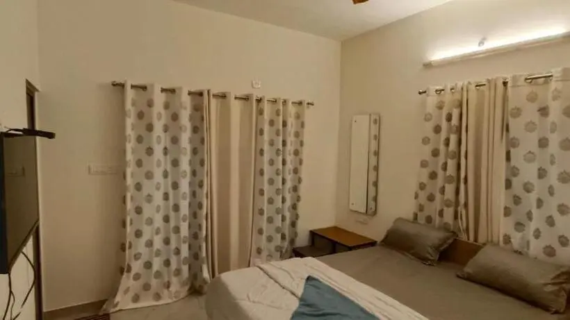 バルコニー付きスタンダードルーム, Prs Creek Side Home Stay Villa