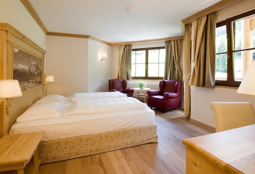 Полулюкс, Alpin & Vital Hotel La Perla