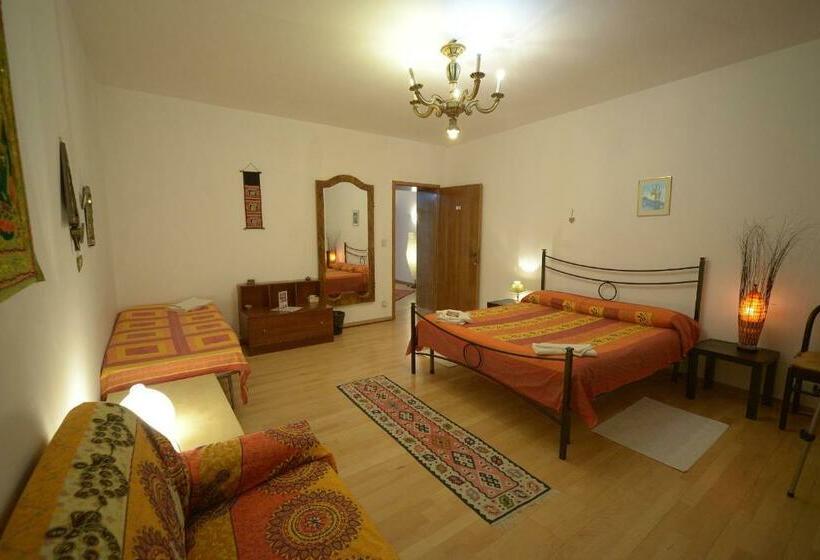 اتاق استاندارد با سرویس بهداشتی مشترک, B&b Arabesque